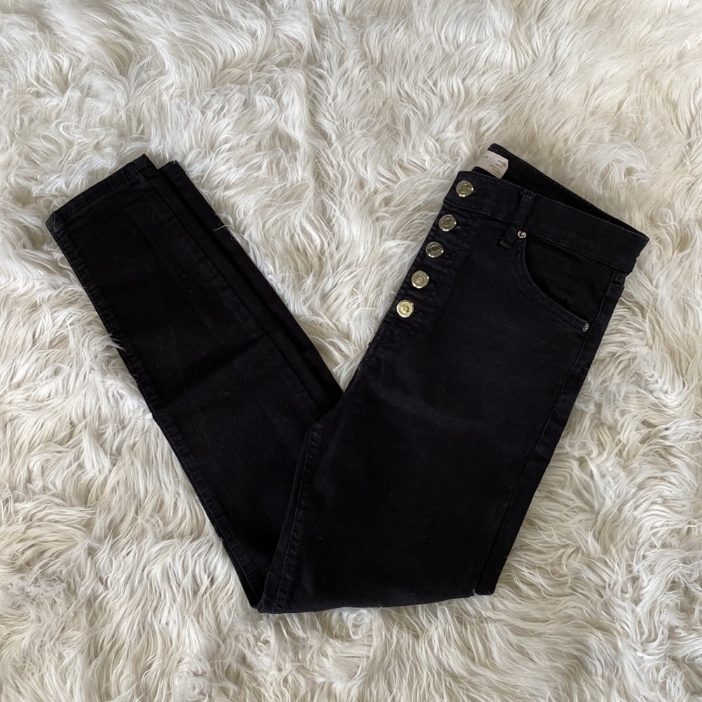 Topshop • Exposed Button Black Jaime Jeans - Picture 3 of 10